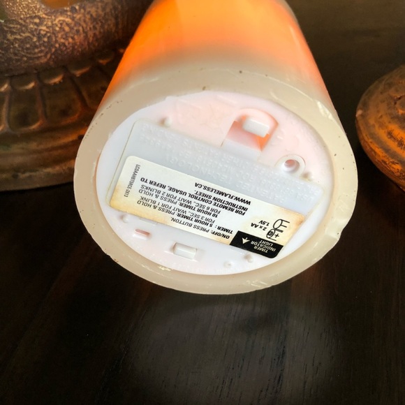 Gold vase candle holder - Picture 8 of 10